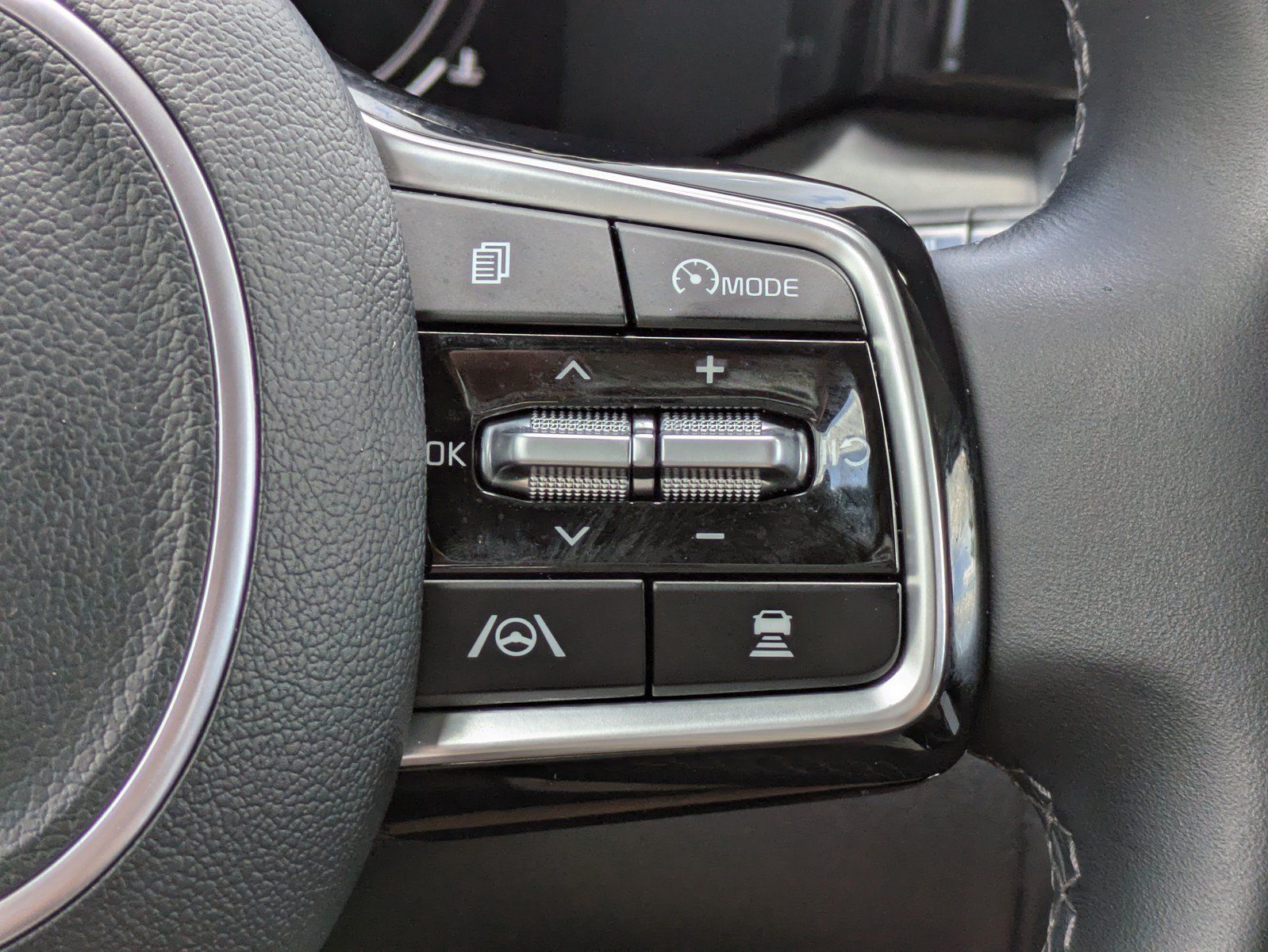 Certified 2023 Kia Sorento SX AWD/4WD image 23