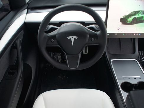 Used 2023 Tesla Model Y Performance AWD/4WD image 5
