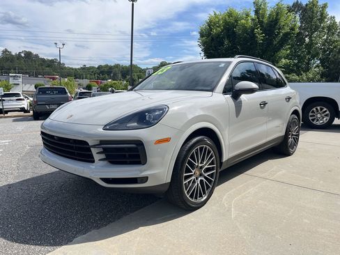 Used 2023 Porsche Cayenne AWD/4WD image 4