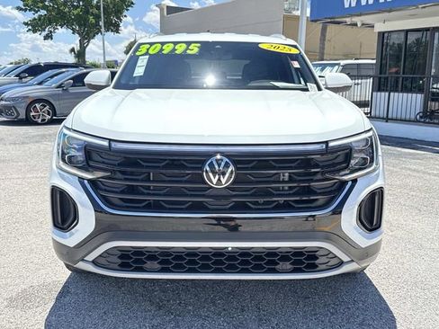 Used 2025 Volkswagen Atlas Cross Sport SE FWD image 8