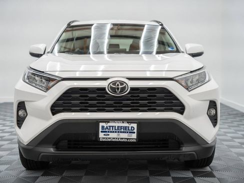 Used 2020 Toyota RAV4 XLE image 2