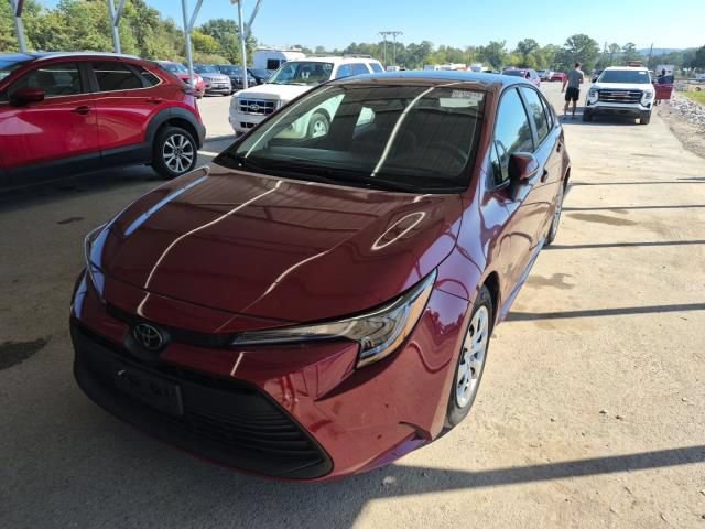 Used 2025 Toyota Corolla LE FWD image 1