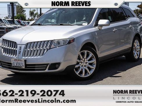Used 2010 Lincoln MKT 2WD image 1