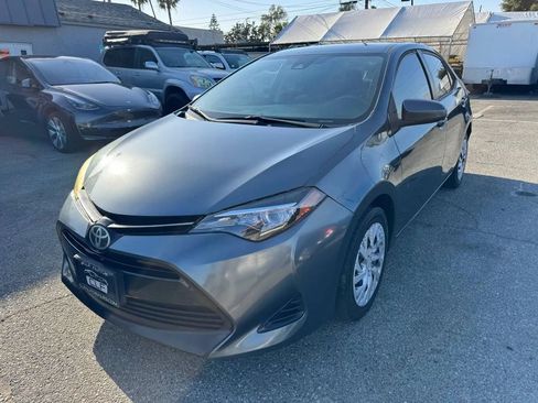 Used 2018 Toyota Corolla LE FWD image 3