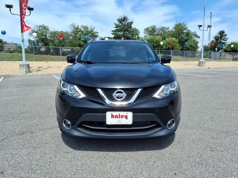 Used 2018 Nissan Rogue Sport SV w/ SV Technology Package FWD image 10
