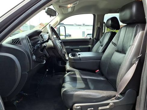Used 2011 GMC Sierra 2500 SLE w/ SLE Preferred Package AWD/4WD image 14