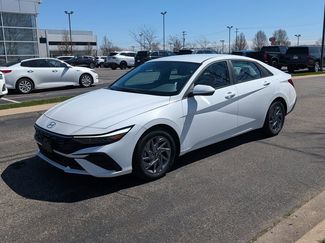 Used 2024 Hyundai Elantra SEL video 1