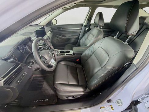 Used 2025 Nissan Altima 2.5 SR w/ SR Premium Package FWD image 18