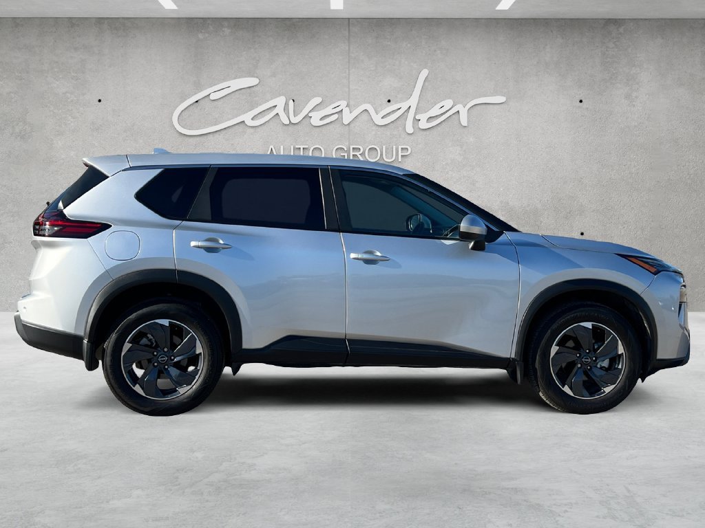 Certified 2024 Nissan Rogue SV FWD image 17
