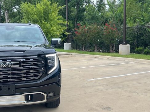 Used 2025 GMC Sierra 1500 Denali Ultimate AWD/4WD image 3