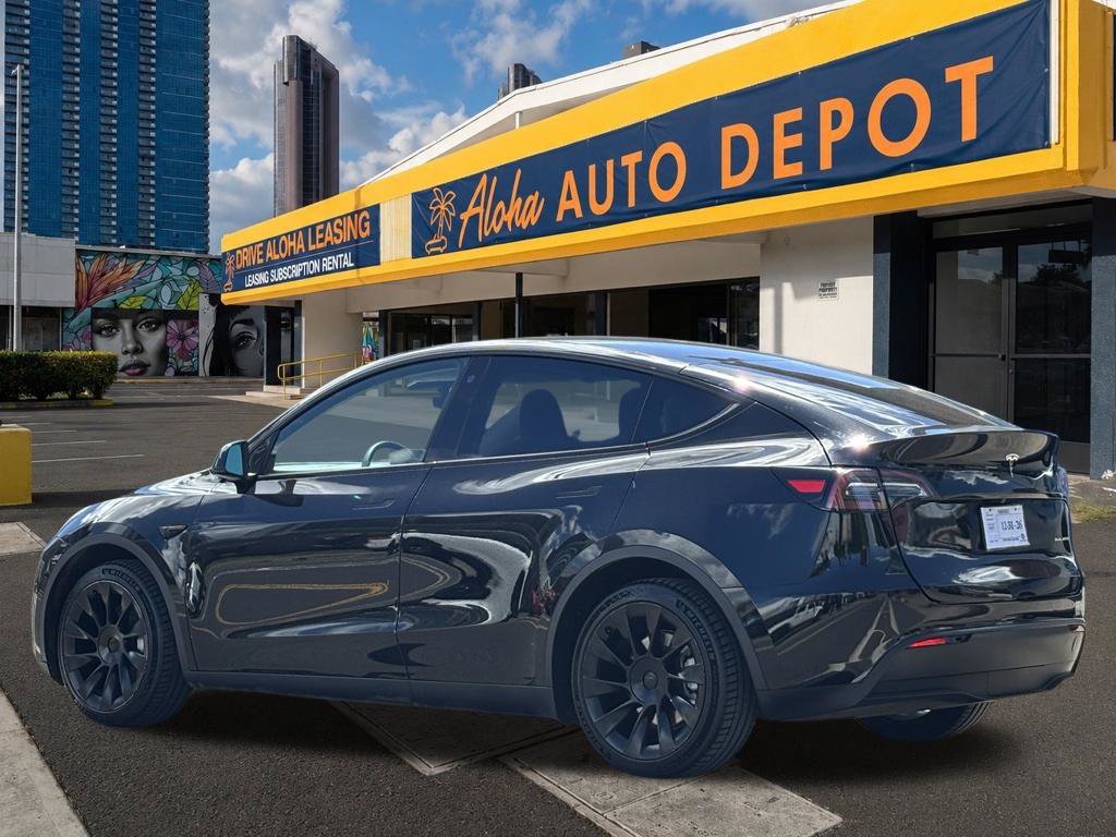 Used 2023 Tesla Model Y AWD image 3