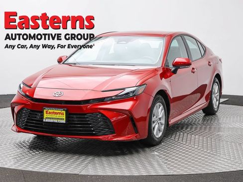 Used 2025 Toyota Camry LE FWD image 1