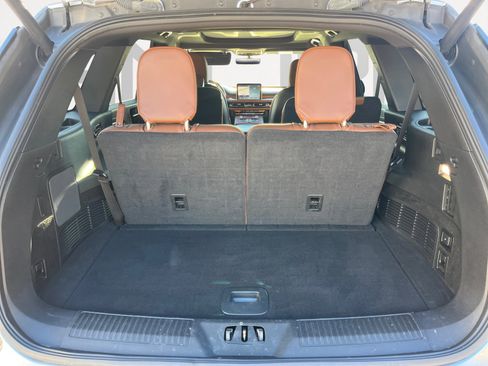 Used 2022 Lincoln Aviator Reserve image 12