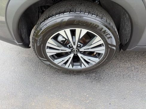 Used 2023 Nissan Rogue SV FWD image 40