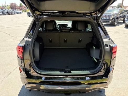 New 2027 GMC Terrain AT4 w/ Convenience Package III AWD/4WD image 9