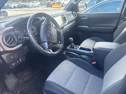 Used 2023 Toyota Tacoma 4x4 Double Cab image 8