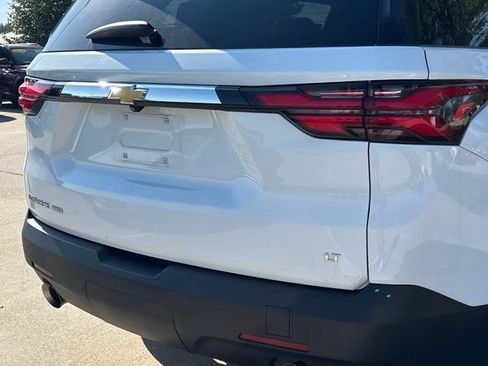 Used 2023 Chevrolet Traverse LT AWD/4WD image 7