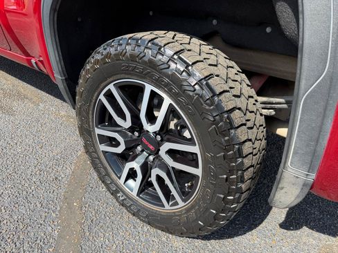 Used 2022 GMC Sierra 1500 AT4 w/ AT4 Premium Package AWD/4WD image 28