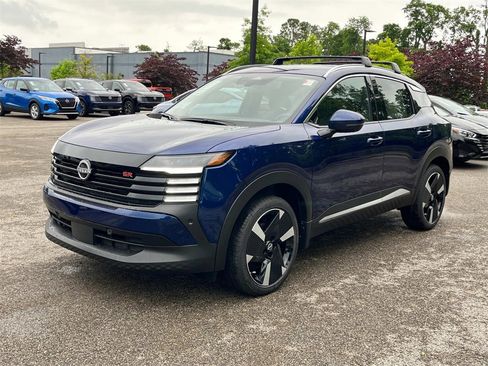 New 2025 Nissan Kicks SR image 8