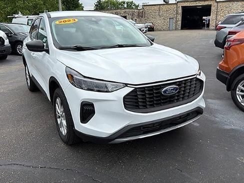 Used 2023 Ford Escape Active w/ Tech Pack #1 AWD/4WD image 1