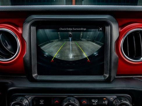 Used 2022 Jeep Wrangler Rubicon AWD/4WD image 25