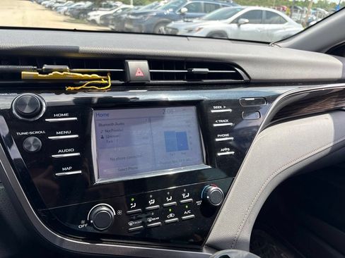 Used 2019 Toyota Camry LE FWD image 40