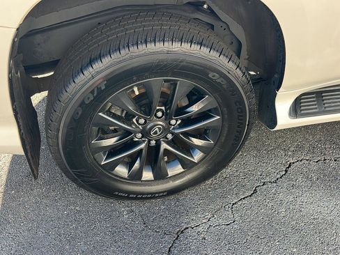 Used 2021 Lexus GX 460 Premium w/ Premium Package image 42