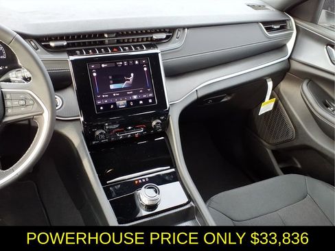 New 2025 Jeep Grand Cherokee Laredo image 13