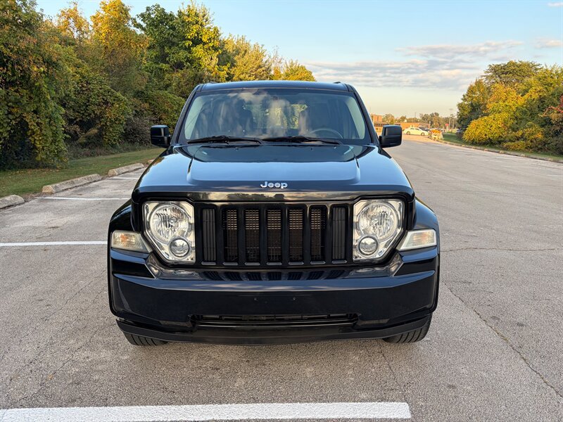 Used 2012 Jeep Liberty Sport AWD/4WD image 8
