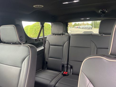 New 2026 Chevrolet Suburban Premier image 25