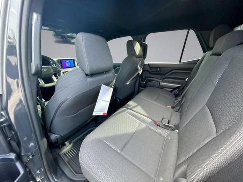 Used 2026 Toyota 4Runner SR5 AWD/4WD image 33