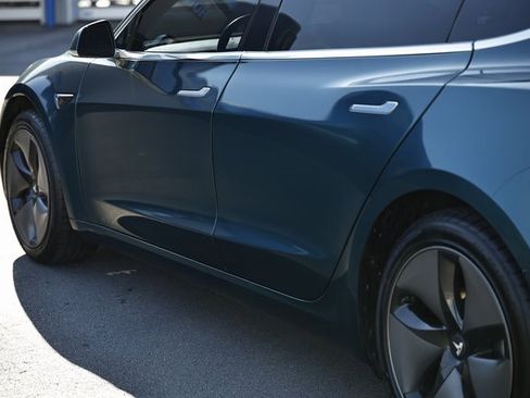 Used 2018 Tesla Model 3 Long Range image 6