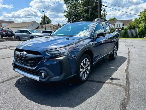 Used 2025 Subaru Outback Limited XT w/ Popular Package #2 AWD/4WD image 3
