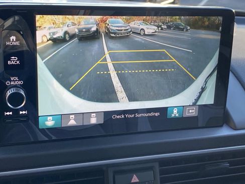 New 2025 Honda Pilot Touring image 13