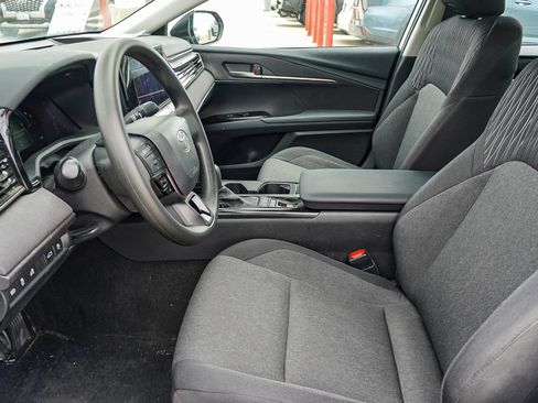 Used 2025 Toyota Camry LE FWD image 17
