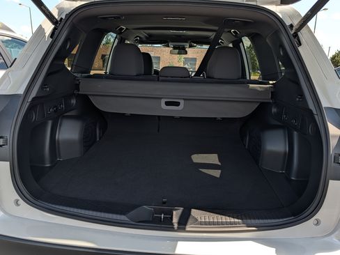 Certified 2025 Subaru Forester Premium AWD/4WD image 18