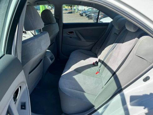 Used 2010 Toyota Camry XLE FWD image 11