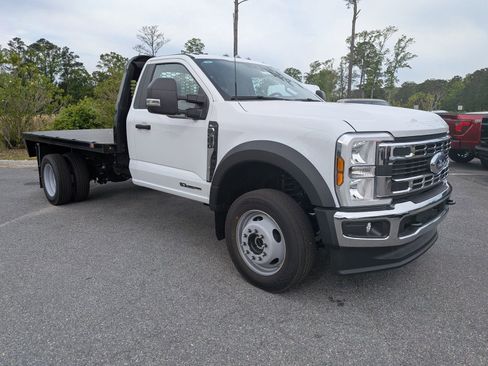 New 2026 Ford F550 4x4 Regular Cab Super Duty w/ XL Chrome Package image 1