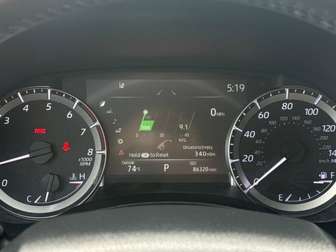 Used 2023 Toyota Highlander LE AWD/4WD image 27