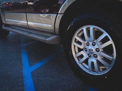 Used 2012 Ford Expedition XLT AWD/4WD image 8