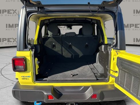 Used 2024 Jeep Wrangler Unlimited w/ Convenience Group image 27