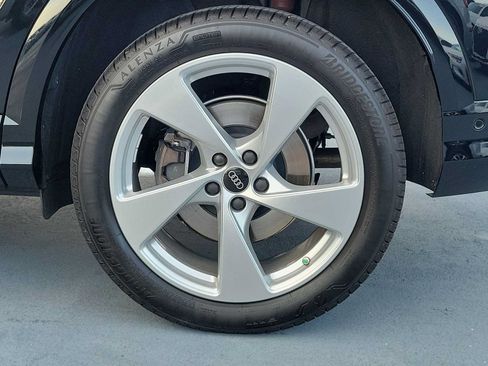 Certified 2025 Audi Q5 Premium Plus w/ Premium Plus AWD/4WD image 12