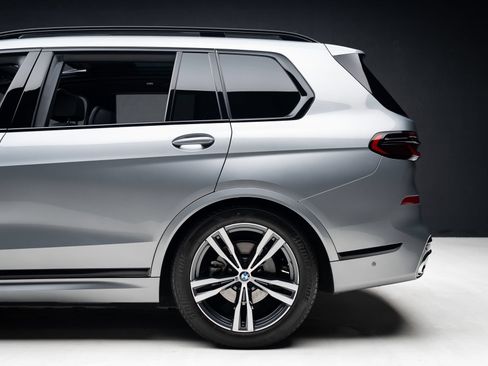 Used 2024 BMW X7 xDrive40i w/ M Sport Package AWD/4WD image 20
