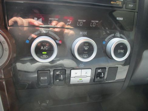 Used 2008 Toyota Sequoia Limited RWD image 16