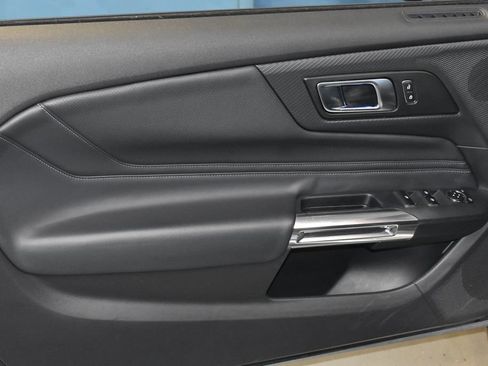 Used 2025 Ford Mustang Premium RWD image 4