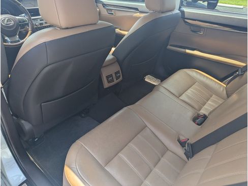 Used 2016 Lexus ES 350 w/ Luxury Package w/Wood Trim FWD image 15