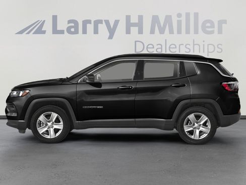 Used 2022 Jeep Compass Limited w/ Elite Group AWD/4WD image 4