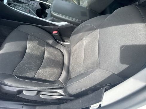 Used 2017 Chevrolet Volt LT w/ Comfort Package image 11