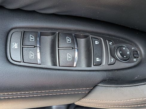 Used 2022 Nissan Armada Platinum w/ Captain's Chairs Package RWD image 14