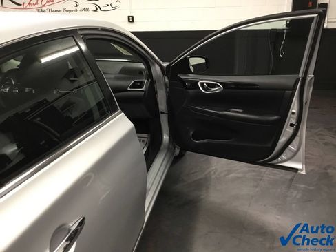 Used 2016 Nissan Sentra SV FWD image 39